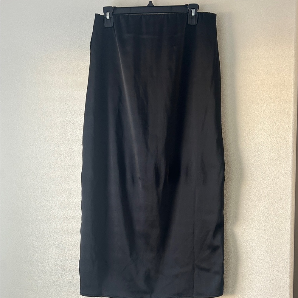 Black Women's Midi Skirt with slit on one side Size Medium 36inches long Size L - Picture 5 of 5